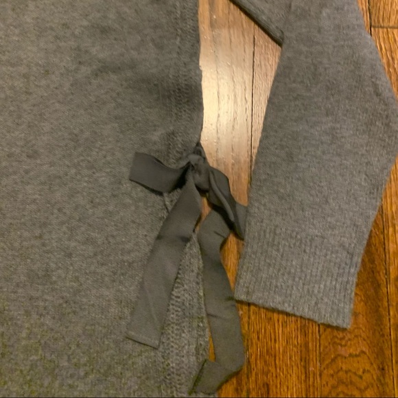 Banana Republic Cashmere/Merino Wool Blend Tunic Sweater with Bows - Picture 2 of 5